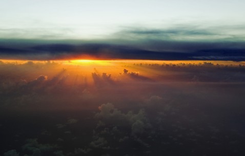 拔火罐后皮肤黑紫（拔火罐后皮肤黑紫怎么治疗）